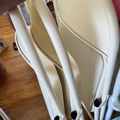 Lot 264 Sampsonite padded folding chairs