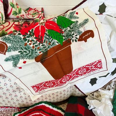Lot 274 Asst. Linens