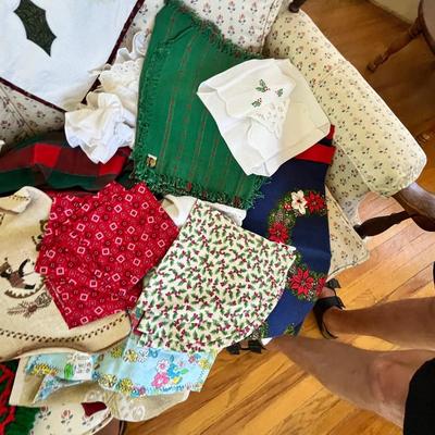 Lot 274 Asst. Linens