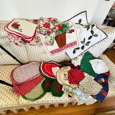 Lot 274 Asst. Linens