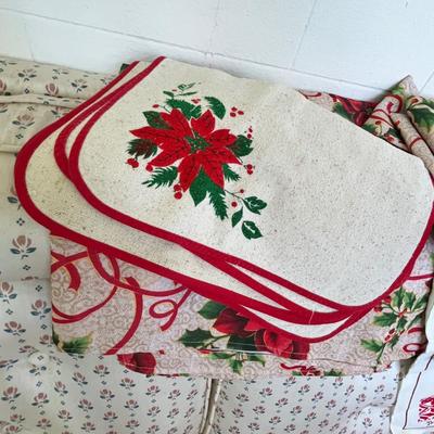 Lot 274 Asst. Linens