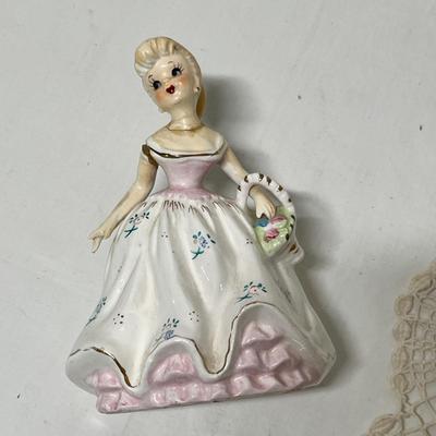 Lot 282 simple decor
