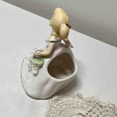 Lot 282 simple decor