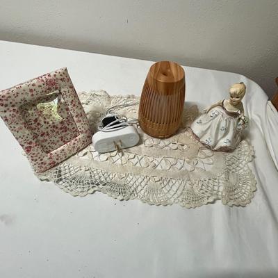Lot 282 simple decor