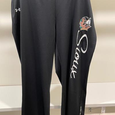 Under Armor UND Fighting Sioux Crop Leggings Size XL