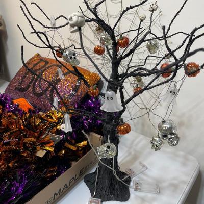 Halloween Decor Lot