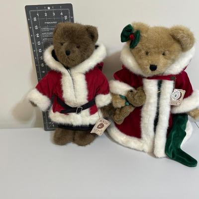 Boyd’s Bears Plush Santa and Mrs Claus