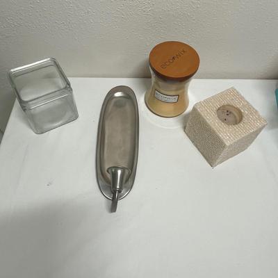 Lot 291 candles & holders