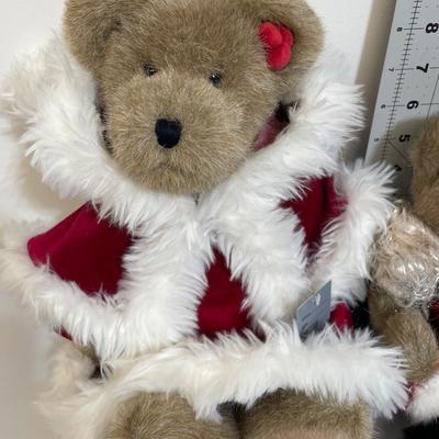 Boyd’s Bears Plush Smaller Santa Bear Kringle’s Retreat