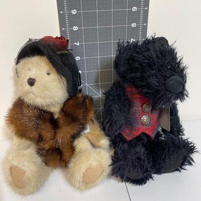 Boyd’s Bears Plush Faux Fur Shawl with Rose Hat and Red Vest