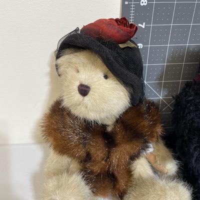 Boyd’s Bears Plush Faux Fur Shawl with Rose Hat and Red Vest