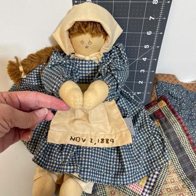 North Dakota Doll with 2 Mini Quilts
