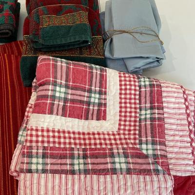 Placemats and Linens Lot