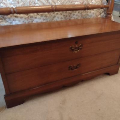 Cedar Wood Blanket Chest (No Contents)