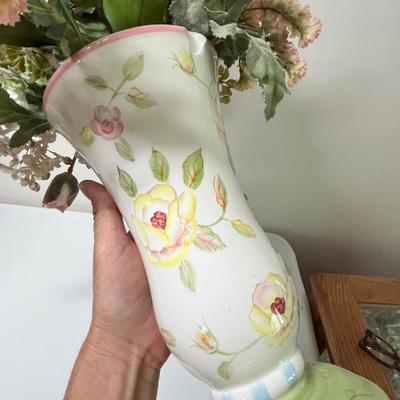 Lot 294 Large flower arrangement
