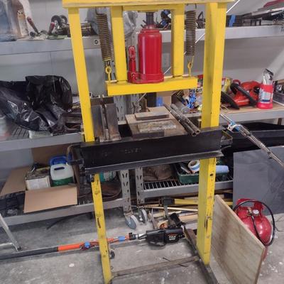 Wierton Steel H-Frame Press with 20-Ton Strongway Hydraulic Bottle Jack
