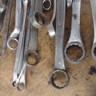 Assortment of Box End Hand Wrenches (#4)