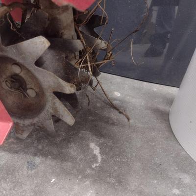 Mantis Gas Powered Garden Tiller