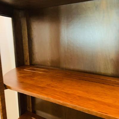 LOT 72: Vintage/Antique Bowed Curio Cabinet