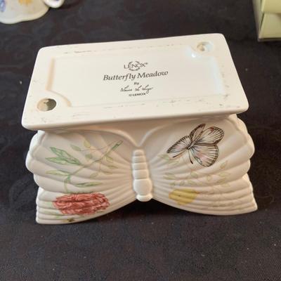 LOT81: Lenox Butterfly Meadow, Mugs, Travel Mug, Napkin Holder, Spoon Rest and Napkin Holder