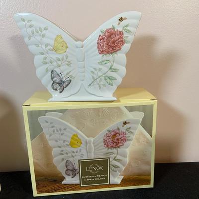 LOT81: Lenox Butterfly Meadow, Mugs, Travel Mug, Napkin Holder, Spoon Rest and Napkin Holder