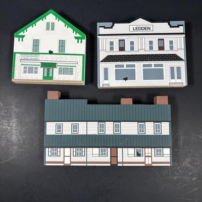 LOT 117: Large Collection of The Cat's Meow Including Local Landmarks: Pitman Grove School, Broadway Theater, Richwood Academy,...