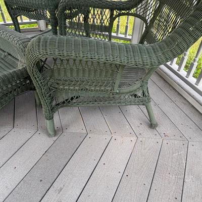 LOT 121: Outdoor Furniture: Chairs, Ottomans, Table w/Glass Top