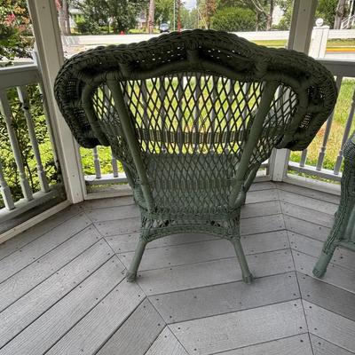 LOT 121: Outdoor Furniture: Chairs, Ottomans, Table w/Glass Top
