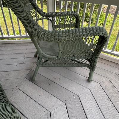 LOT 121: Outdoor Furniture: Chairs, Ottomans, Table w/Glass Top