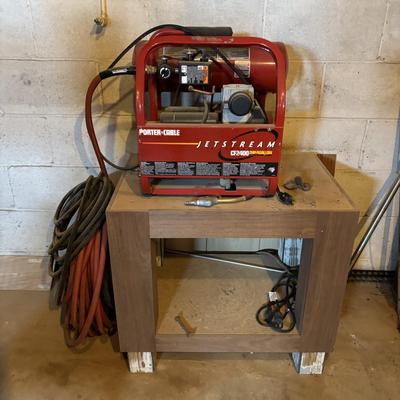 LOT 124: Porter-Cable Jet Stream Air Compressor Model CF2400
