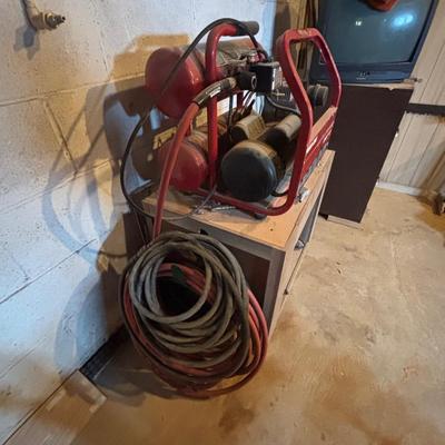 LOT 124: Porter-Cable Jet Stream Air Compressor Model CF2400