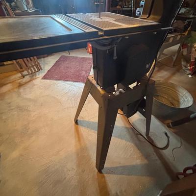 LOT 125: Sears Craftsman 12-inch Bandsaw, Model 113.243310