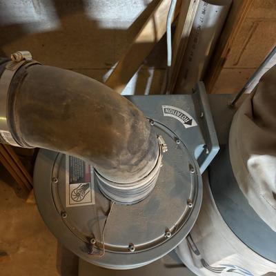 LOT 126: Delta Dust Collector Model 50-840