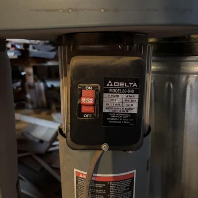 LOT 126: Delta Dust Collector Model 50-840