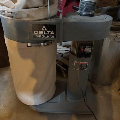 LOT 126: Delta Dust Collector Model 50-840