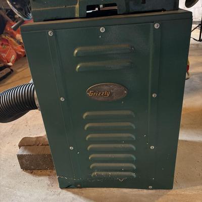 LOT 127: Grizzley 6" Jointer Model G1182HW