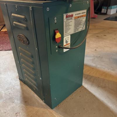 LOT 127: Grizzley 6" Jointer Model G1182HW
