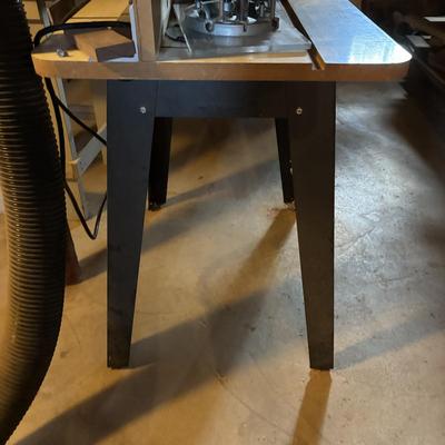 LOT 129: Hitachi Router, Table & Bits