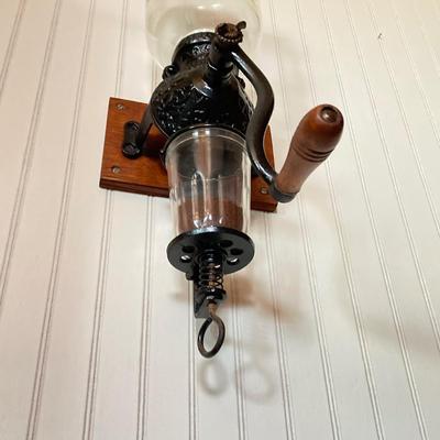 LOT 139: Vintage Arcade Crystal No 3 Wall Mount Coffee Grinder