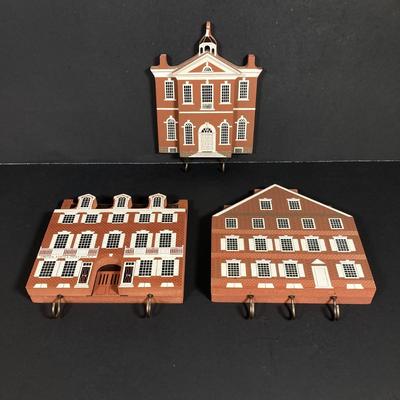 LOT 140: Vintage Glass Oil Lamps with Collection of Cat's Meow Philadelphia and Americana Barn Series Collectibles