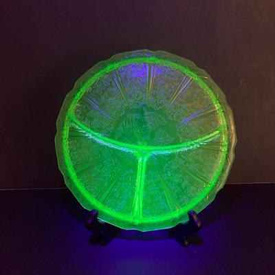 LOT 141: Collection of Uranium Glass Serving Plates