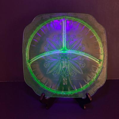 LOT 141: Collection of Uranium Glass Serving Plates