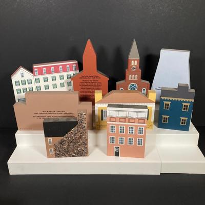LOT 152: Large Collection of Cat's Meow Village Replicas - Pitman, Richwood, Elmer, Thorofare, Yankee Candle and More