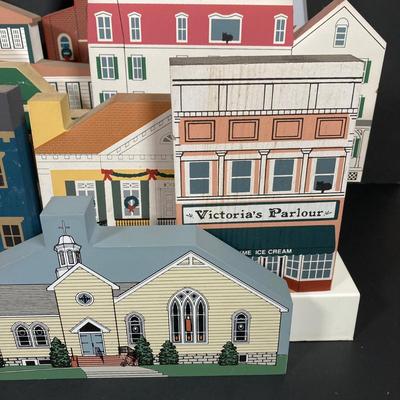 LOT 152: Large Collection of Cat's Meow Village Replicas - Pitman, Richwood, Elmer, Thorofare, Yankee Candle and More