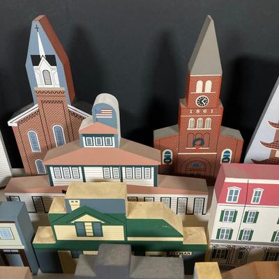 LOT 152: Large Collection of Cat's Meow Village Replicas - Pitman, Richwood, Elmer, Thorofare, Yankee Candle and More