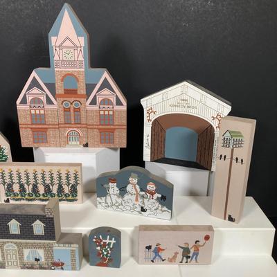 LOT 153: Cat's Meow Village Replicas - Featuring Local Towns of Pitman, Glassboro, Hardingville, Pennsville and More