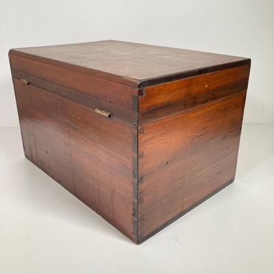 LOT 155: Vintage / Antique Wooden Jewelry Box