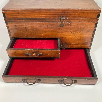 LOT 155: Vintage / Antique Wooden Jewelry Box