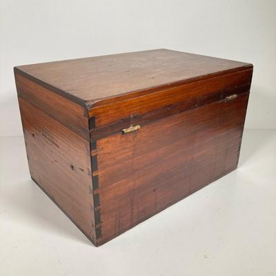 LOT 155: Vintage / Antique Wooden Jewelry Box
