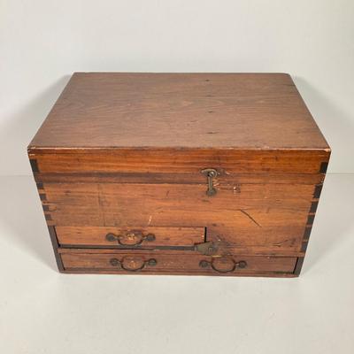 LOT 155: Vintage / Antique Wooden Jewelry Box